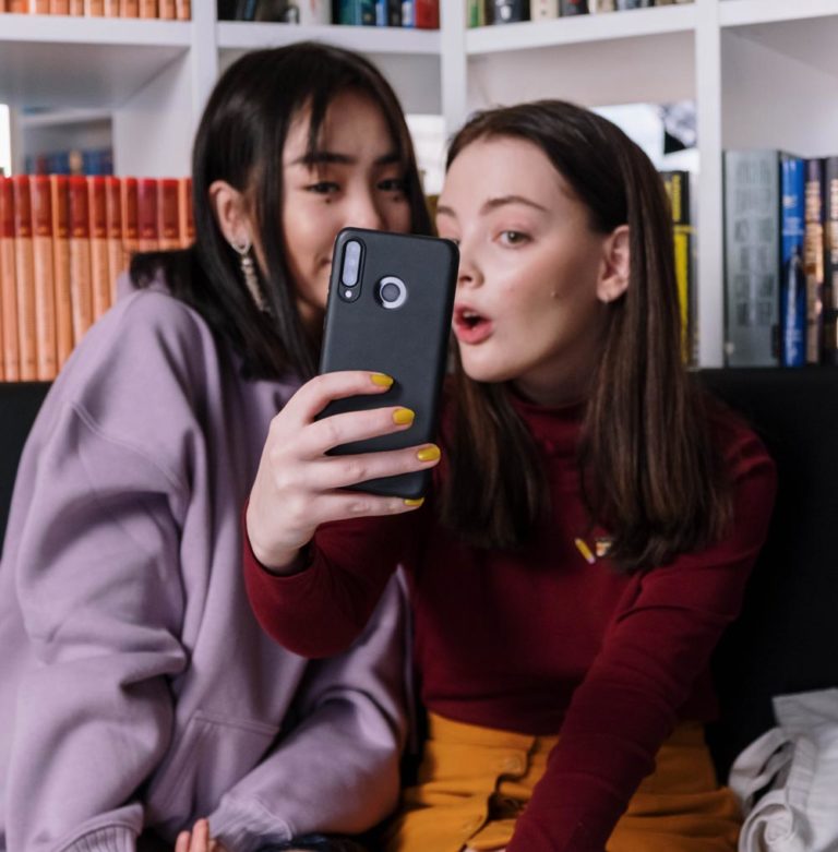 Teens Nudes Leaked: How To Keep Your Teens Safe Online